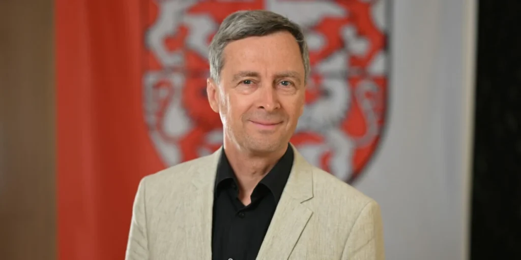 Dr. Peter Hellmig